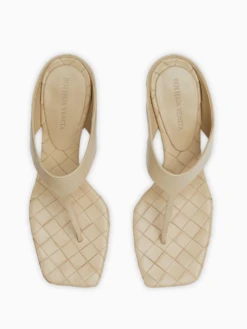Bottega Veneta Marella Thong Sandals 3 Bottega Veneta Marella Thong Sandals -Ottodisanpietro 807023 V3H90 9306 sandals bottega veneta OTTODISANPIETRO 4
